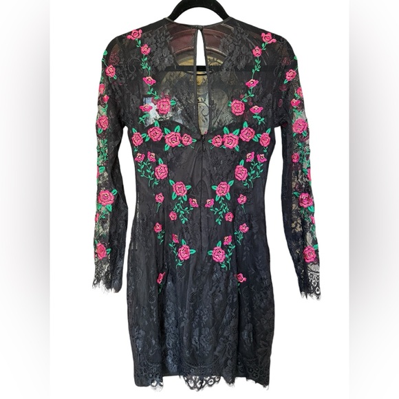 Bebe Pencil Lace Dress Embroidered Size 4 Black Flowers Nightout Party - Picture 2 of 10